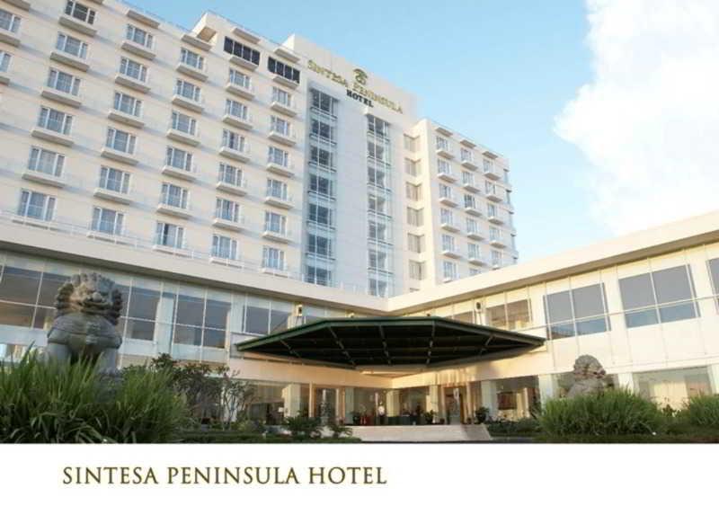 Sintesa Peninsula Hotel Manado Exterior photo